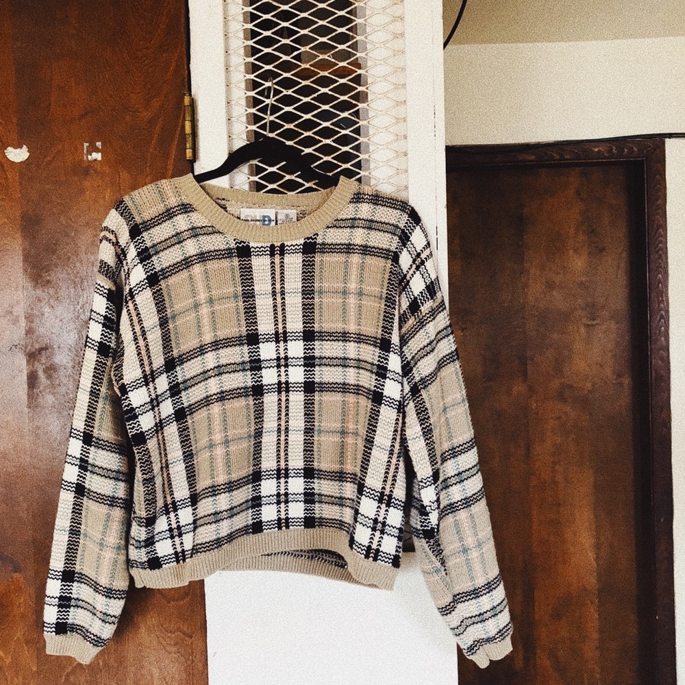 Vintage cropped plaid sweater.